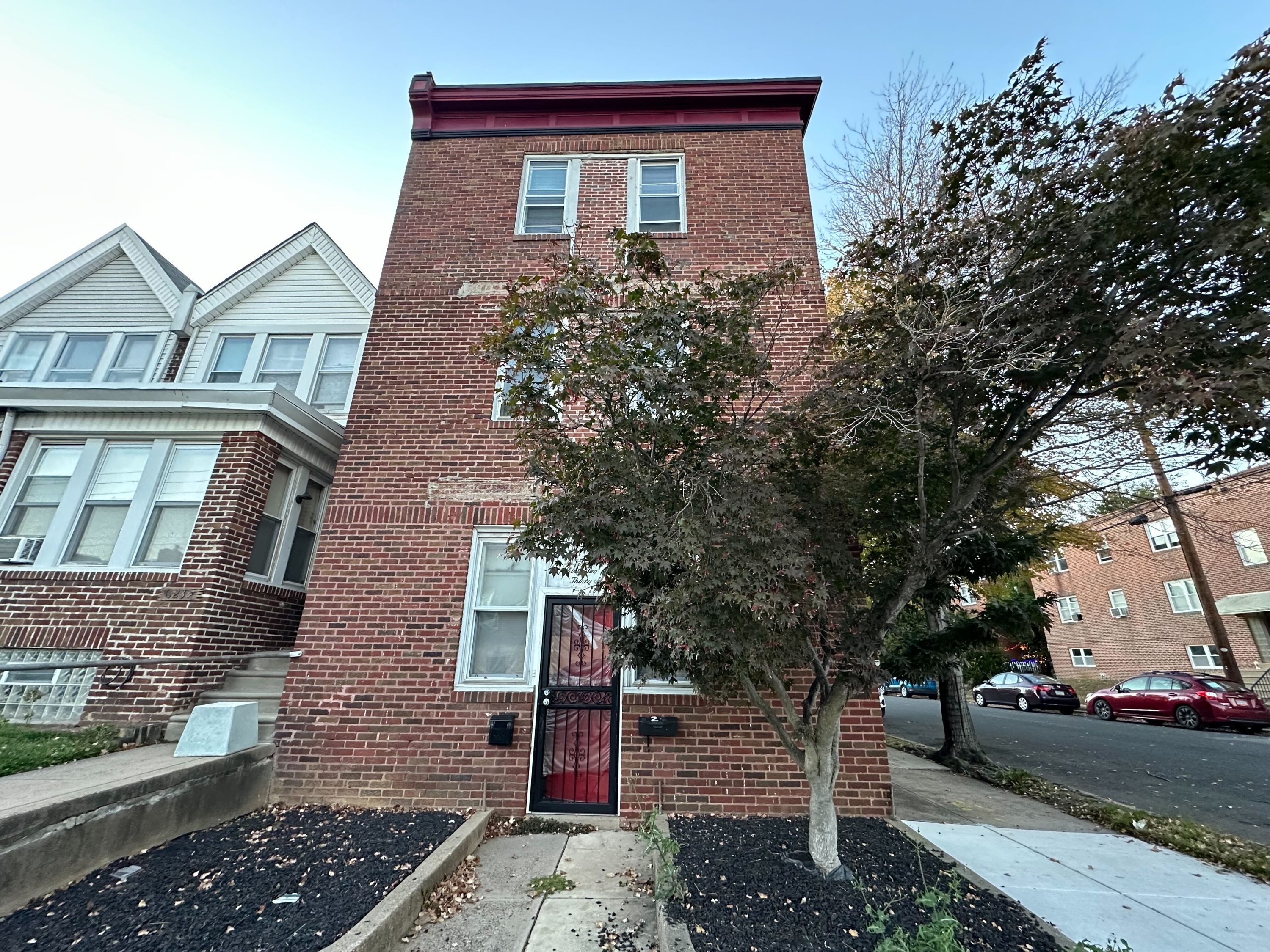 6236 Hasbrook Avenue - 3